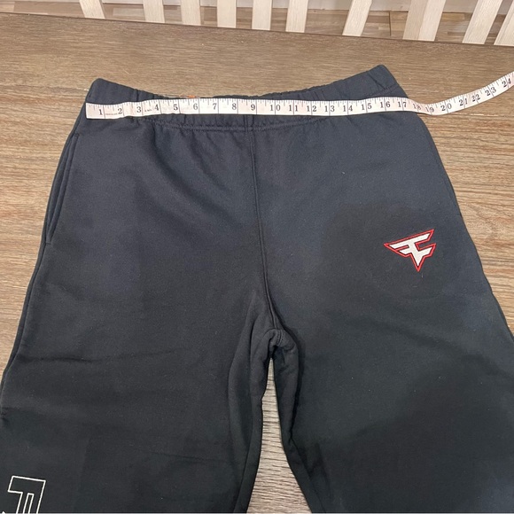 Faze Black Logo Sweats - Picture 5 of 13